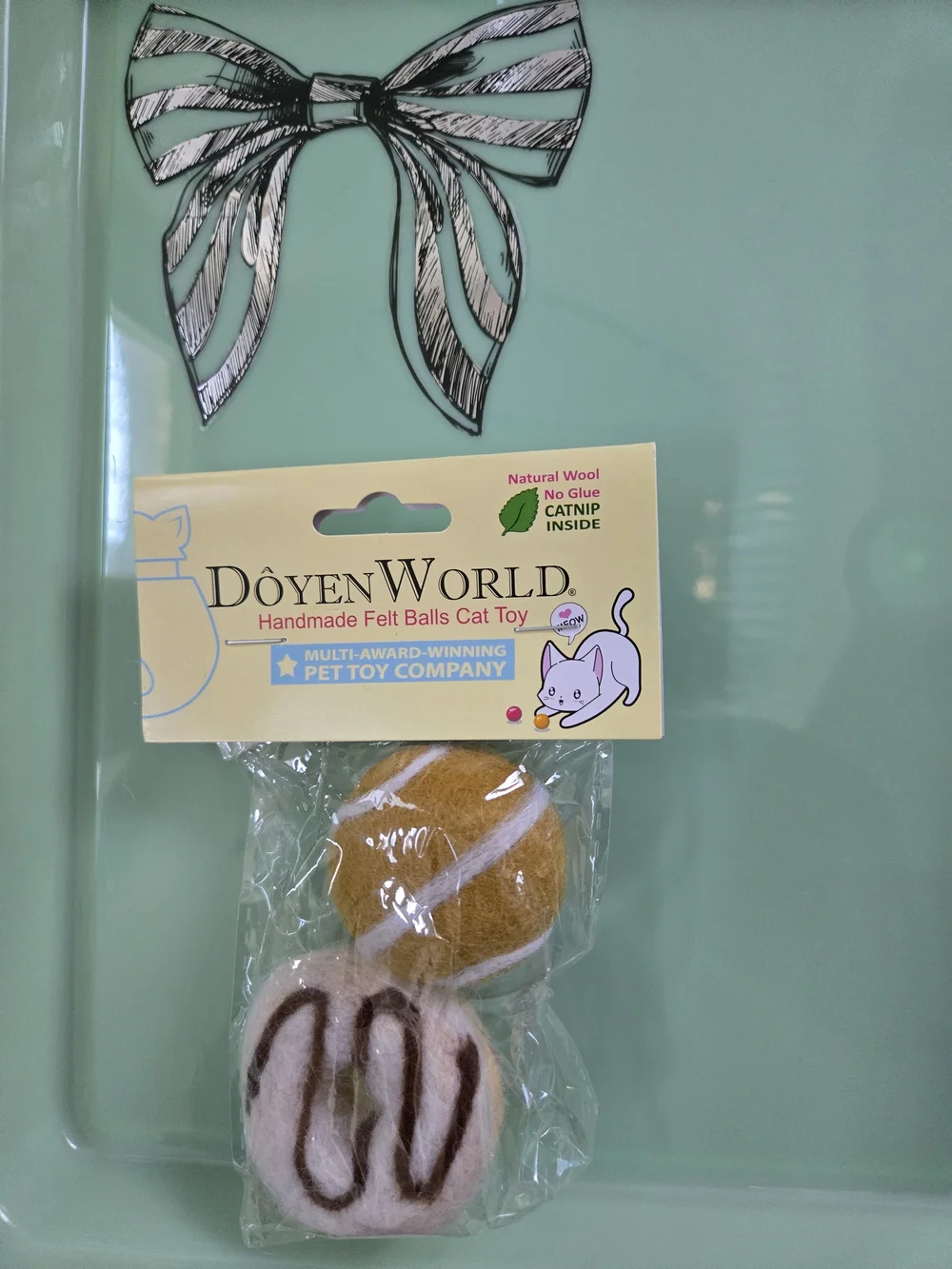 Doyen World Felt Cat Toys - Cream Donut & Brown Ball
